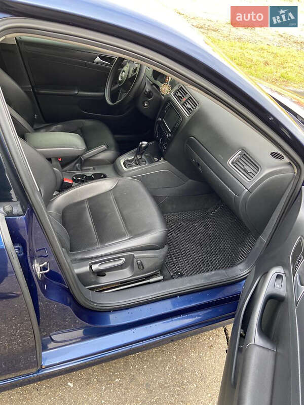 Седан Volkswagen Jetta 2014 в Виноградові