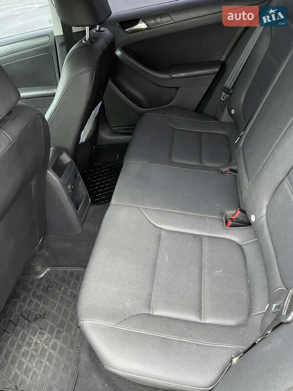 Седан Volkswagen Jetta 2011 в Краматорске