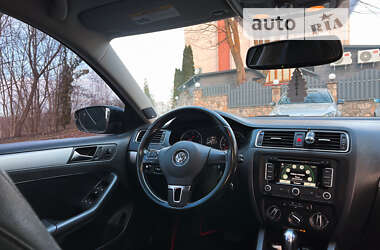 Седан Volkswagen Jetta 2012 в Тернополе