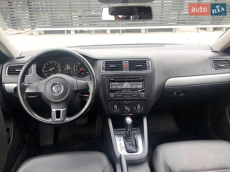 Седан Volkswagen Jetta 2013 в Киеве