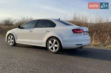 Седан Volkswagen Jetta 2014 в Хусте