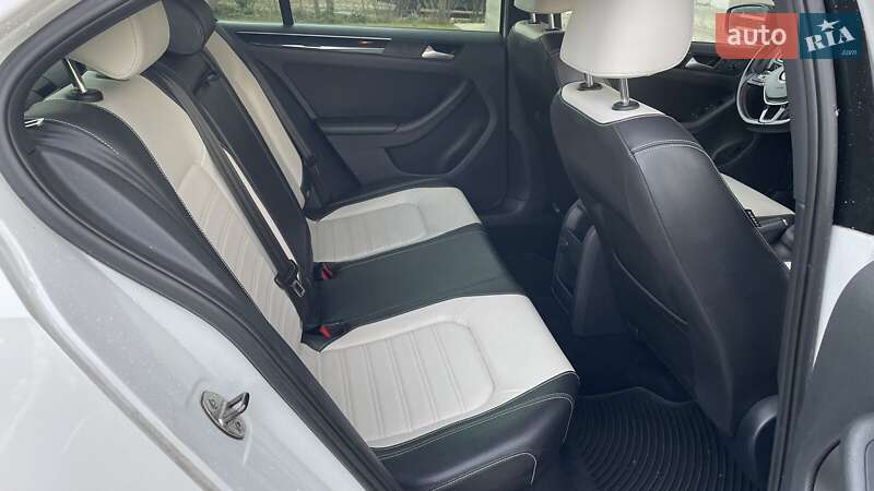 Седан Volkswagen Jetta 2014 в Хусті