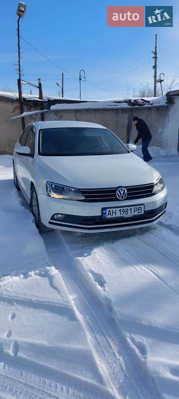 Седан Volkswagen Jetta 2016 в Покровске