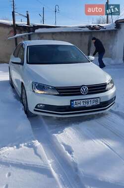 Седан Volkswagen Jetta 2016 в Покровске