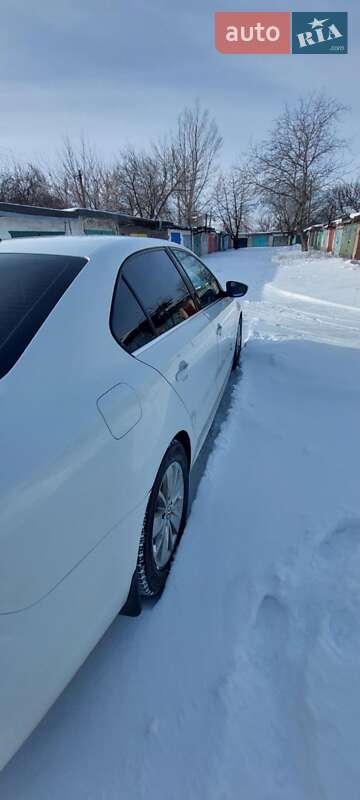 Седан Volkswagen Jetta 2016 в Покровську