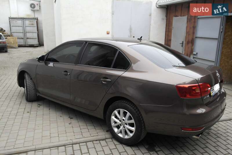 Volkswagen Jetta 2011