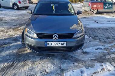 Седан Volkswagen Jetta 2012 в 