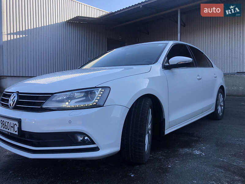 Седан Volkswagen Jetta 2015 в Мукачево