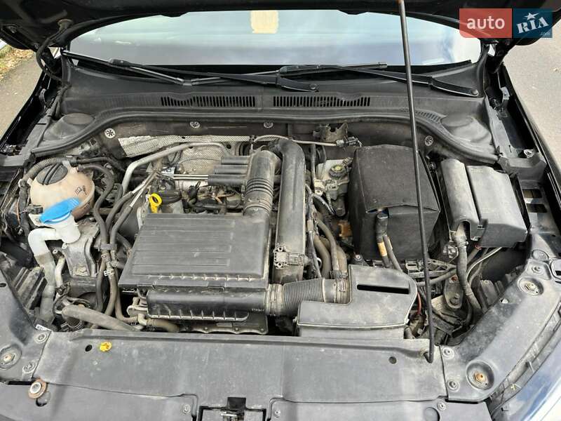 Седан Volkswagen Jetta 2017 в Львове