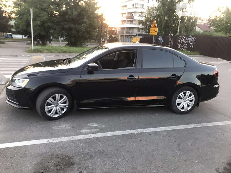 Седан Volkswagen Jetta 2016 в Львові