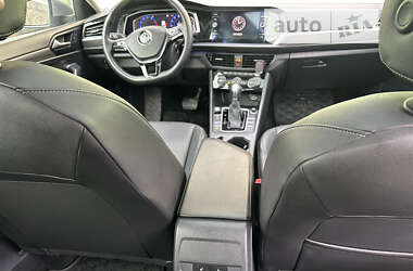 Седан Volkswagen Jetta 2019 в 