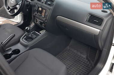 Седан Volkswagen Jetta 2016 в 