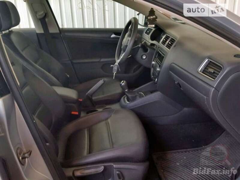 Седан Volkswagen Jetta 2013 в Буську