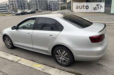 Седан Volkswagen Jetta 2012 в Тячеве