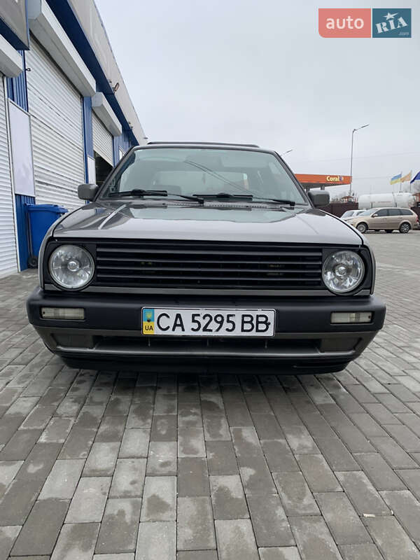 Седан Volkswagen Jetta 1988 в Корсуне-Шевченковском
