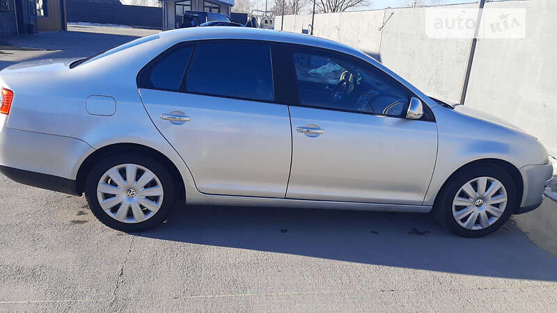 Седан Volkswagen Jetta 2006 в Василькові