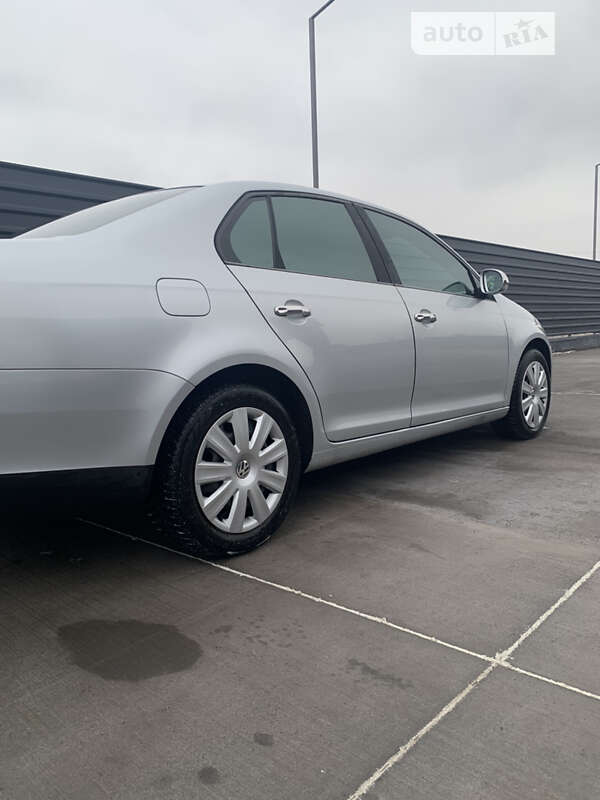 Седан Volkswagen Jetta 2006 в Василькові