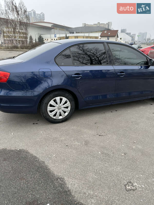 Седан Volkswagen Jetta 2014 в Києві