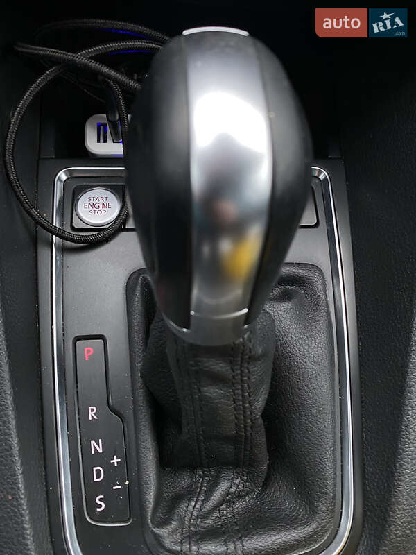 Седан Volkswagen Jetta 2014 в Києві