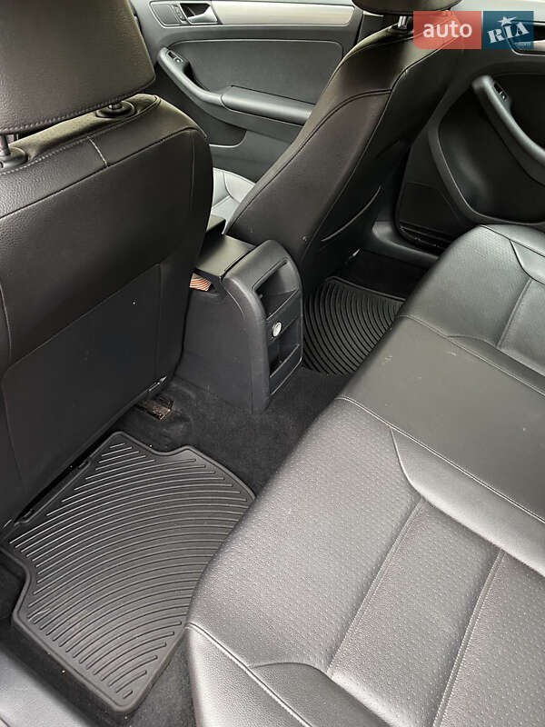 Седан Volkswagen Jetta 2014 в Києві