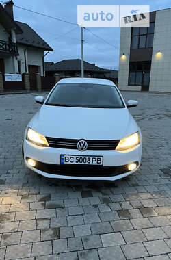 Седан Volkswagen Jetta 2013 в Львове