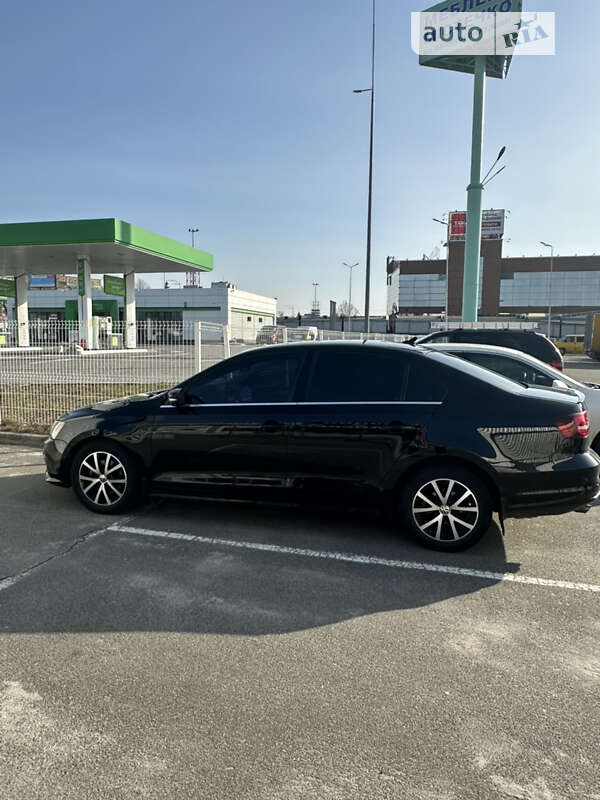 Седан Volkswagen Jetta 2016 в Києві