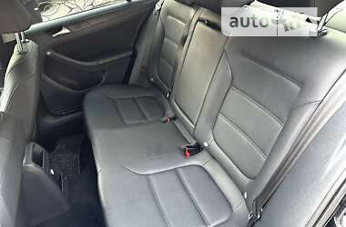 Седан Volkswagen Jetta 2010 в Днепре