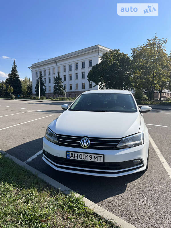 Седан Volkswagen Jetta 2016 в Краматорске