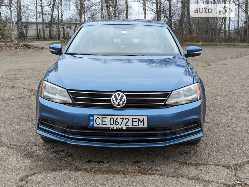 Седан Volkswagen Jetta 2015 в Черновцах