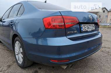 Седан Volkswagen Jetta 2015 в Чернівцях