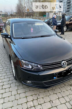 Седан Volkswagen Jetta 2014 в Ивано-Франковске