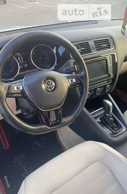 Седан Volkswagen Jetta 2016 в Николаеве