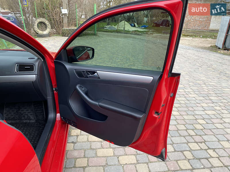Седан Volkswagen Jetta 2015 в Львове фото 18 Седан Volkswagen Jetta 2015 в Львове