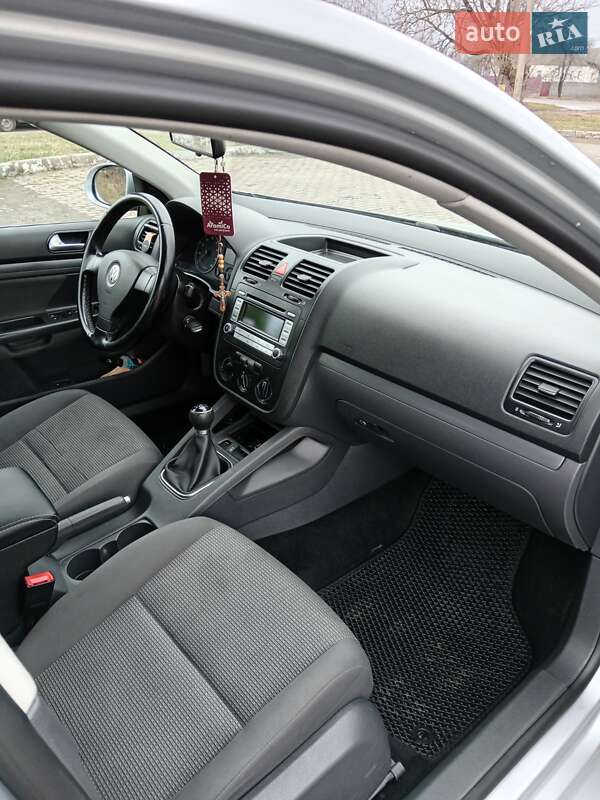 Седан Volkswagen Jetta 2006 в Лебедине