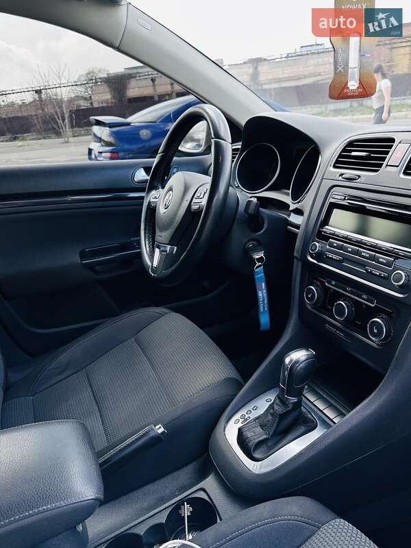 Універсал Volkswagen Jetta 2012 в Одесі