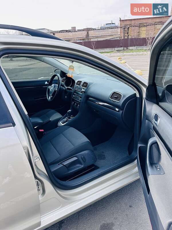 Універсал Volkswagen Jetta 2012 в Одесі