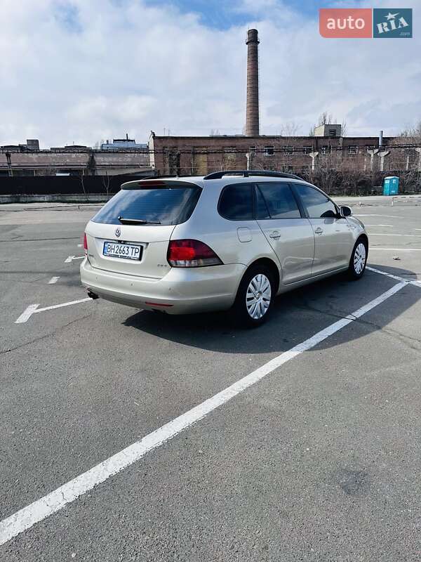 Універсал Volkswagen Jetta 2012 в Одесі