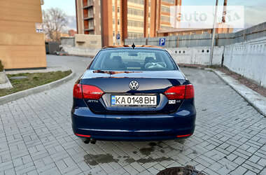 Седан Volkswagen Jetta 2014 в Києві