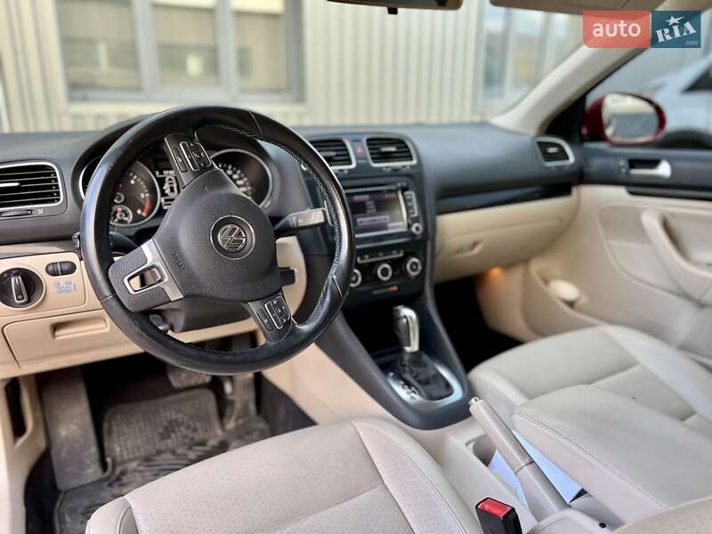 Універсал Volkswagen Jetta 2013 в Мукачевому