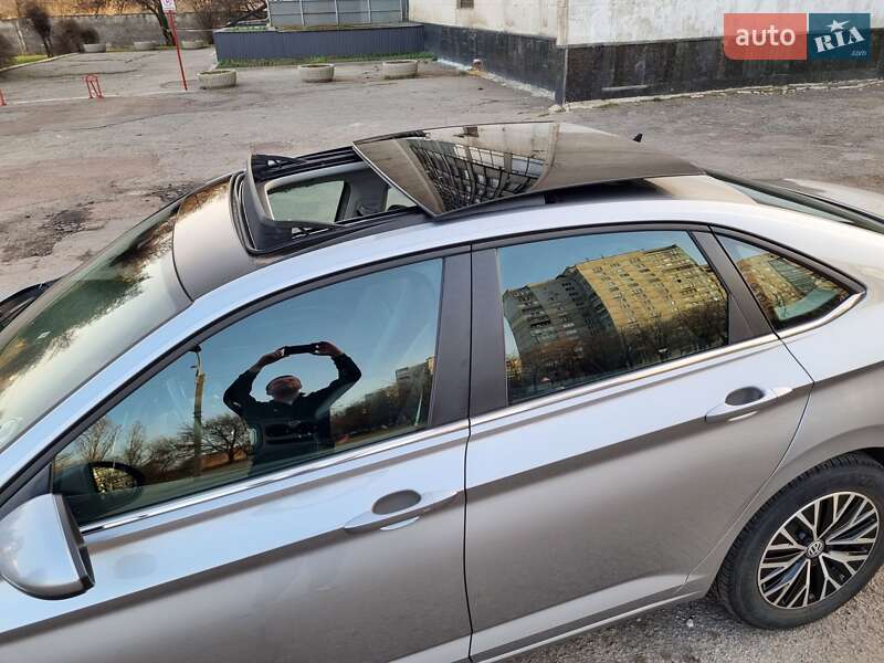 Седан Volkswagen Jetta 2019 в Києві