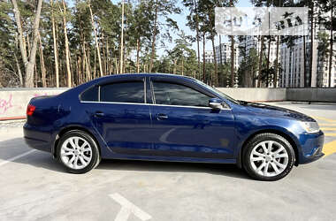 Седан Volkswagen Jetta 2013 в Києві