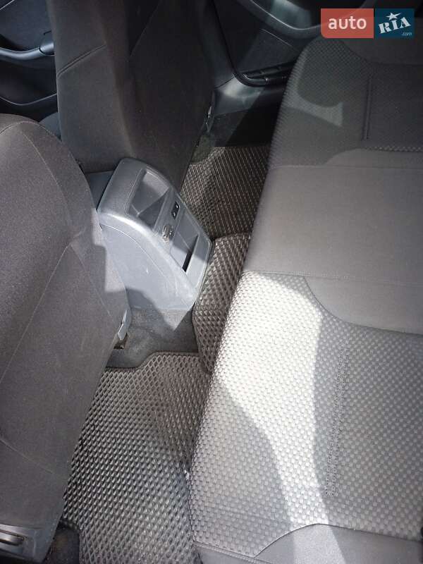 Седан Volkswagen Jetta 2014 в Львове