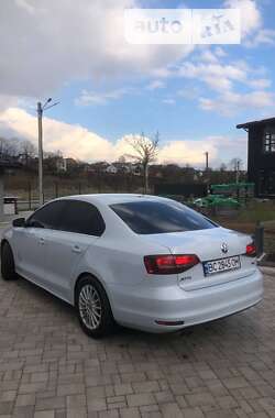 Седан Volkswagen Jetta 2016 в 