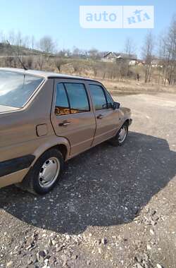 Седан Volkswagen Jetta 1984 в Черновцах