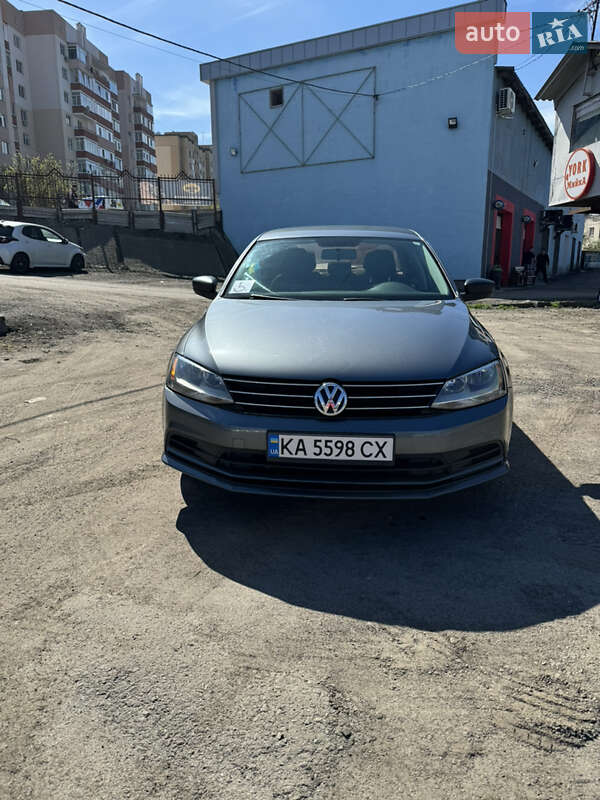 Седан Volkswagen Jetta 2016 в Ровно