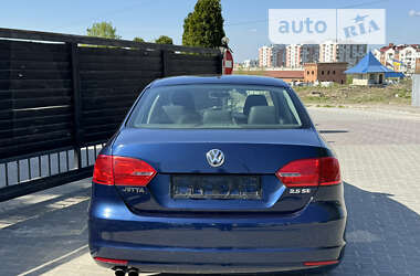 Седан Volkswagen Jetta 2012 в Тернополі