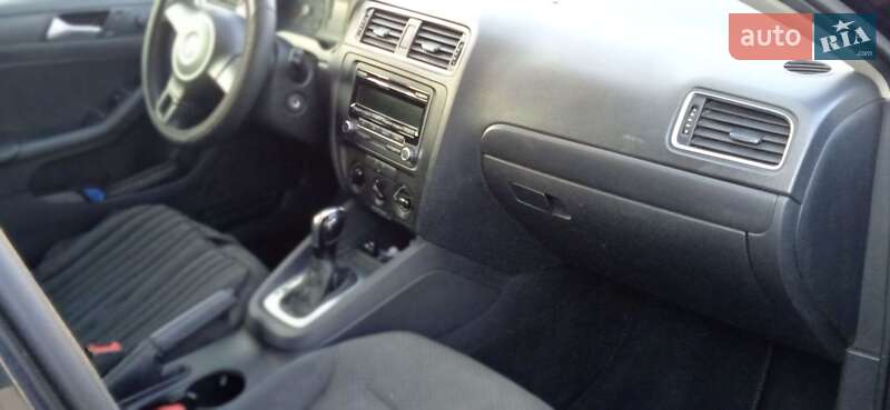 Седан Volkswagen Jetta 2013 в Богуславе