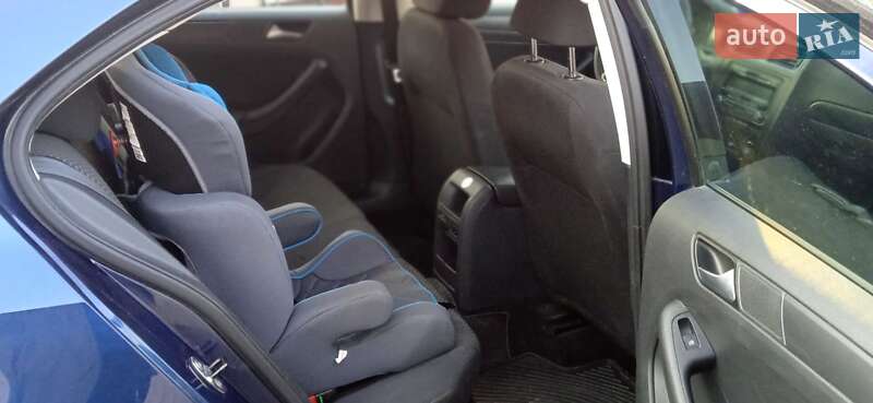 Седан Volkswagen Jetta 2013 в Богуславе