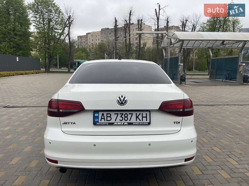 Седан Volkswagen Jetta 2016 в Виннице