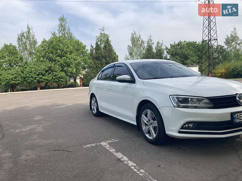 Седан Volkswagen Jetta 2016 в Кривом Роге